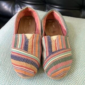 Toms size 8 women’s Colorful Striped Canvas Slip-Ons - fair condition